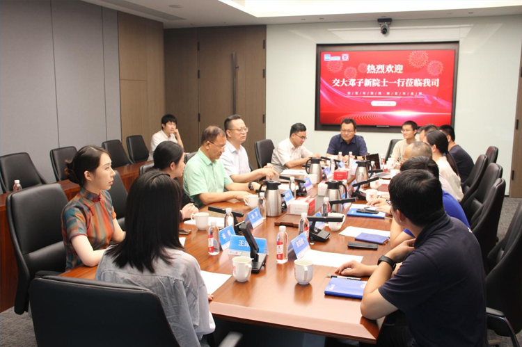 中國科學院鄧子新院士和常州市天甯區副區長倪雲澤率隊一行到我司參觀調研